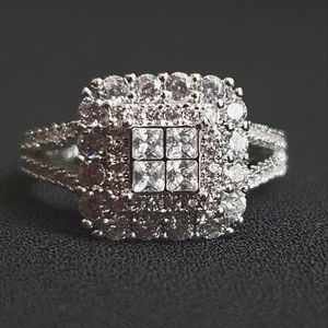 Pretty Designer Square Cut Diamonds Ring